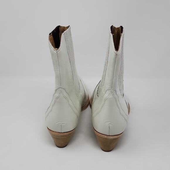 Free People New Frontier Chelsea Wester Booties Ivory Patent Leather Size 9.5 - Picture 4 of 7